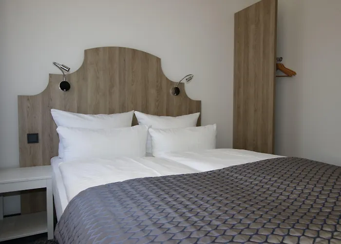 Western Via Regia 4*